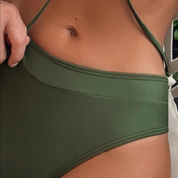 Two piece bathing suit - Picture 3 of 4